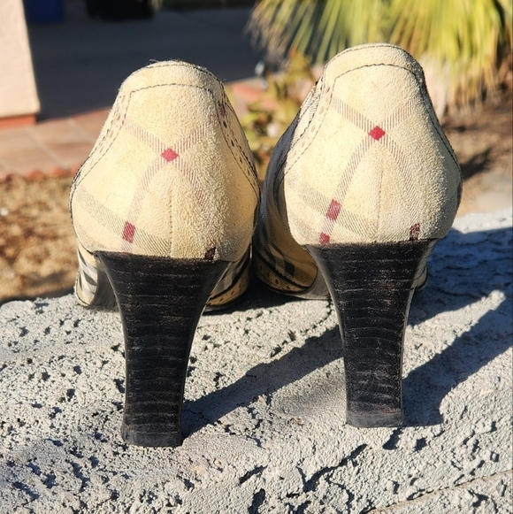 Authentic Vintage‎ Classic Check Burberry Heels - Picture 7 of 14